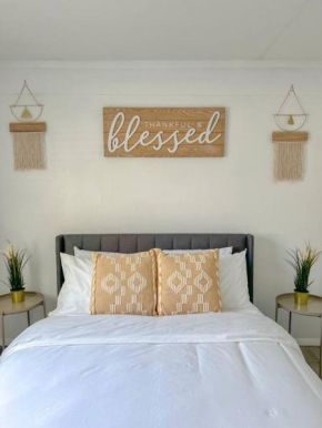 Sparkling Guest Home 2 bedroom-15 Minutes to Clearwater Beach